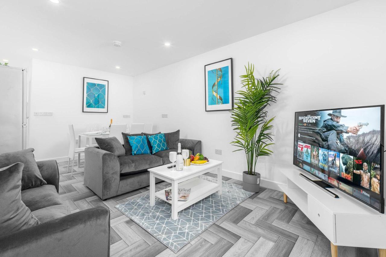 5 Bedroom House - 10 Guests - Multiple Off Street Parking - Garden - Smart Tv - Wifi - Contractors - Families - Groups Бірмінгем Екстер'єр фото