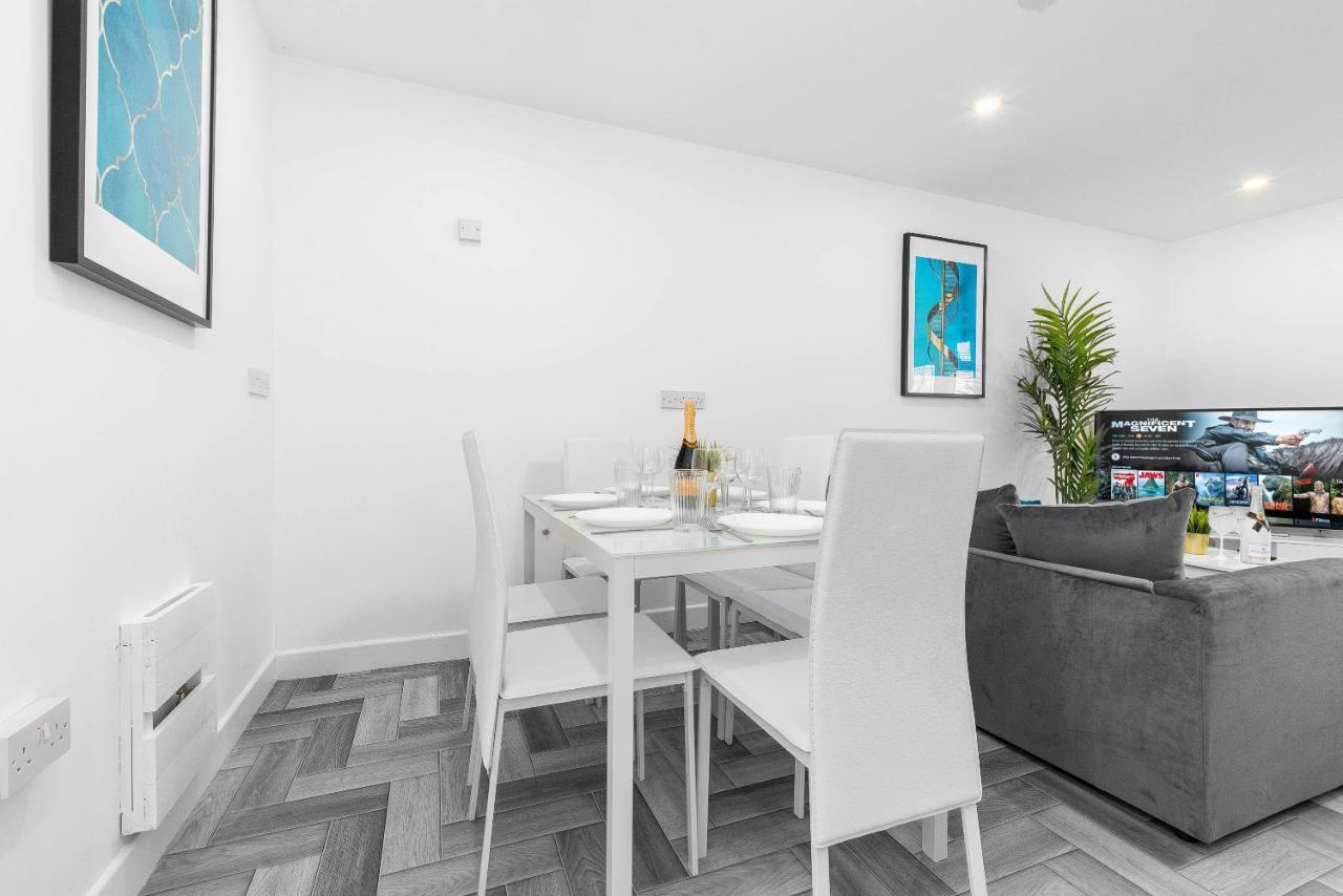 5 Bedroom House - 10 Guests - Multiple Off Street Parking - Garden - Smart Tv - Wifi - Contractors - Families - Groups Бірмінгем Екстер'єр фото